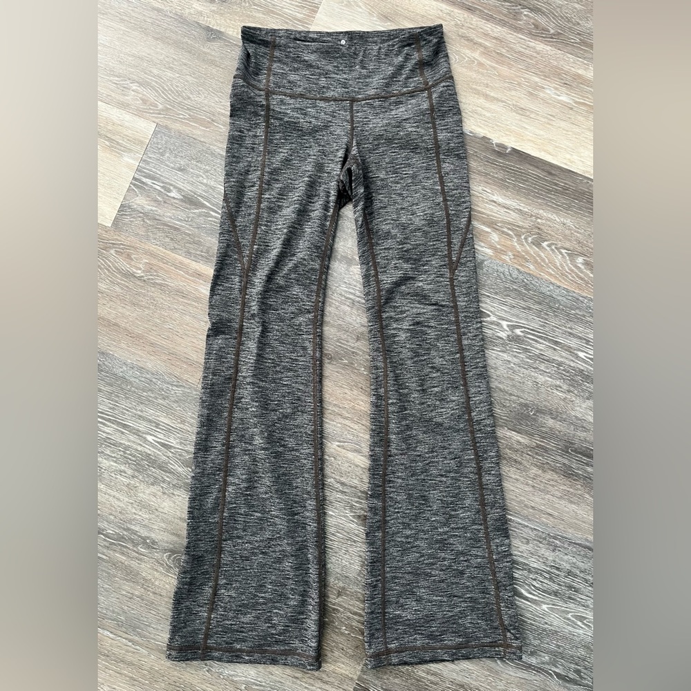Athleta Revelation Flare Yoga Pant sz sp